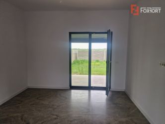 Duplex de vanzare cu 3 camere - zona Mosnita Noua