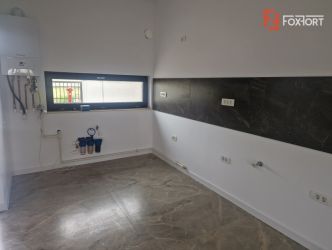 Duplex de vanzare cu 3 camere - zona Mosnita Noua