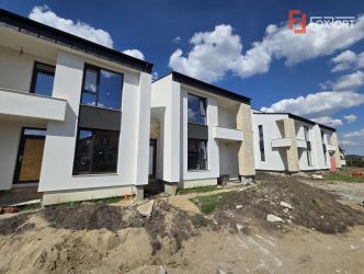 Duplex de vanzare cu 4 camere, Mosnita Noua