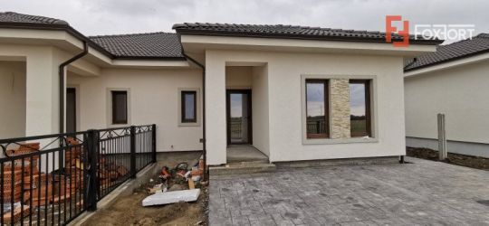 Duplex de vanzare in Mosnita Noua.