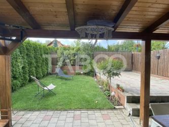 Duplex de vanzare P+M 100 mpu 4 camere curte libera 110 mp Cisnadie