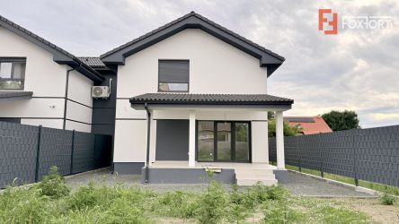 Duplex despartit, de vanzare 4 camere - curent trifazic - Mosnita Vech