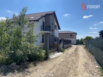 Duplex in Sacalaz cu toate utilitatile (Gaz, Apa, Asfalt, Canal)