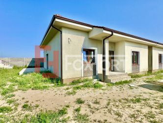 Duplex individual cu 4 camere Mosnita - Toate utilitatile