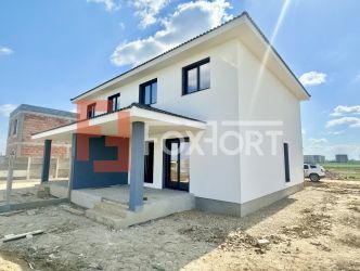 Duplex Mosnita 4 camere, 2 bai - Toate utilitatile + Asfalt