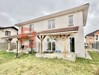 Duplex Mosnita cu 4 camere si teren de 350 mp 