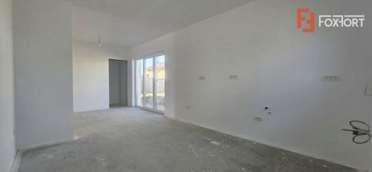 Duplex plan parter, despartit prin camera tehnica - Mosnita Noua