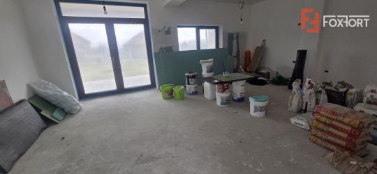 Duplex spatios cu 5 camere de vanzare, zona Mosnita Noua