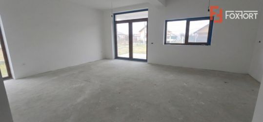Duplex spatios cu 5 camere de vanzare, zona Mosnita Noua