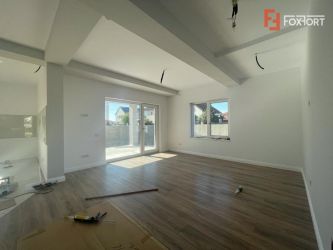 Duplex spatios unit prin garaj, 5 camere, 3 bai, camera tehnica, Cora-