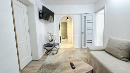 Eleganta urbana la Piata Unirii. O adresa, doua experiente de locuire