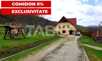 EXCLUSIVITATE - Casa 9 camere 615 mpu 9 bai 3600 mp teren in Fantanele