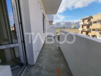 FARA COMISION!! Apartament 3 camere decomandate balcon si loc parcare 