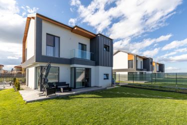 Fendissima | Case individuale P+1 Cristian în construcție