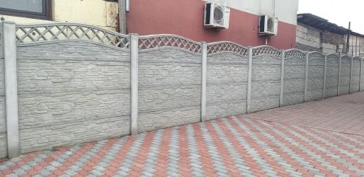 Garduri din placi de beton 