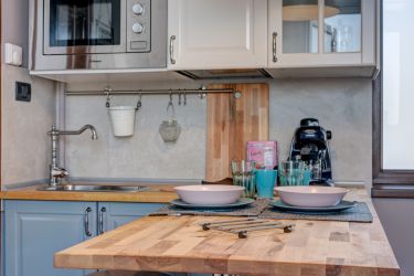 Garsoniera  | Dacia | Romana | Metrou  | AC | Centrala