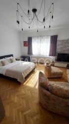 Garsoniera de inchiriat 40 mpu mobilata utilata parcare zona Sub Arini