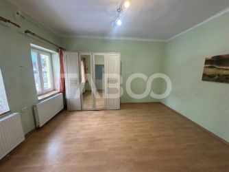 Garsoniera de vanzare cu 1 loc de parcare in curte Podul Minciunilor