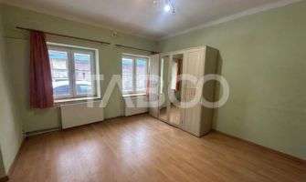 Garsoniera de vanzare si 1 loc de parcare in curte Podul Minciunilor