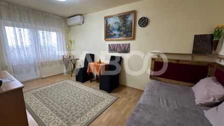 Garsoniera decomandata balcon etaj intermediar Calea Dumbravii