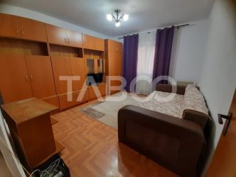 Garsoniera decomandata de inchiriat 28 mpu etaj 1 Vasile Aaron Sibiu