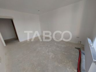 Garsoniera decomandata de vanzare 47 mpu logie loc de parcare Selimbar