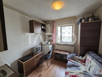 Garsoniera decomandata etaj intermediar 1 zona Vasile Aaron