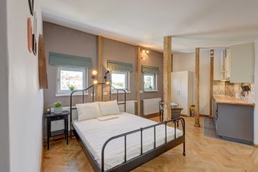 Garsoniera Hristo Botev | Centrala