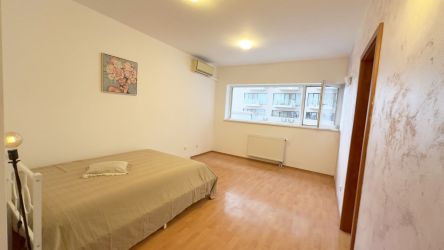 Garsonieră în Răsărit de Soare, Auchan Titan!