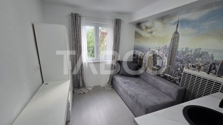 Garsoniera renovata la prima inchiriere etaj intermediar Lupeni