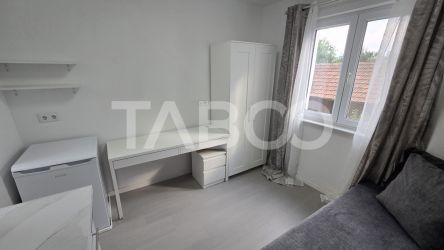 Garsoniera renovata la prima inchiriere etaj intermediar Lupeni