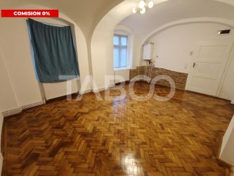 Garsoniera spatioasa de inchiriat in Centrul Istoric - Comision 0