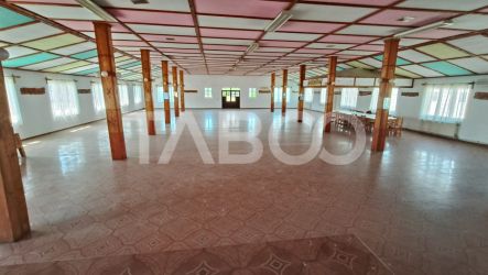 Hala industriala cu parcare de vanzare pe DN 1