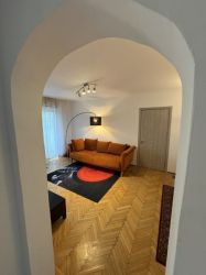 Inchiriez apartament 3 camere, semidecomandat, 70mp, Turda, 699euro