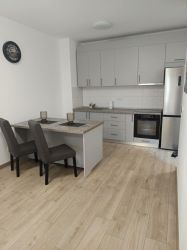 INCHIRIEZ APARTAMENT IN REGIM HOTELIER