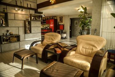 INEL 2 Apartament Superb 130 mp. cu * 2 Locuri Parcare Terasa si Gradi