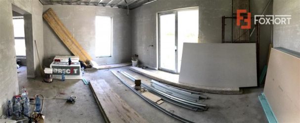 Jumatate de duplex cu 5 camere despartita prin garaj zona Dumbravita -