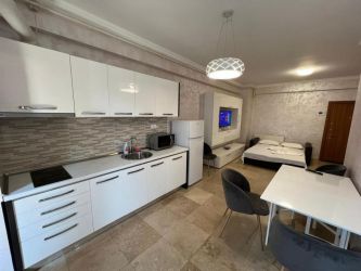 Mamaia Central/Hotel REX Apartament cu 3 camere 