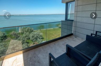 Mamaia Central zona Hotel Vega Apartament cu 2 Camere 66 mp. Frontal L