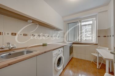 Metroul la doi pași. 2 camere și un balcon de 10 mp, fix la Obor