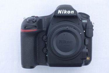 Nikon D850 în ambalajul original 