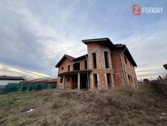 OPORTUNITATE - Casa individuala la rosu, teren de 851 mp in Peciu Nou