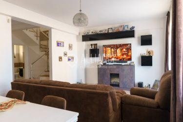 PALAZU MARE -  Vila Duplex cu 4 Camere, Panorama Superba si Curte Amen
