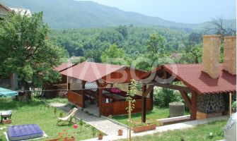 Pensiune 13 camere 16 bai sauna piscina si teren 1565 mp Cisnadioara