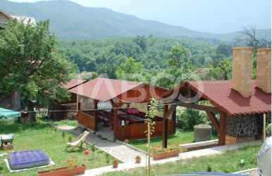 Pensiune 13 camere 16 bai sauna piscina si teren 1565 mp Cisnadioara