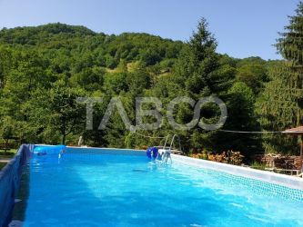 Pensiune de lux de vanzare in inima padurii langa Sibiu