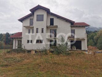 Pensiune  la Rosu480 mp de vanzare Statiune Climaterica Sambata de Sus