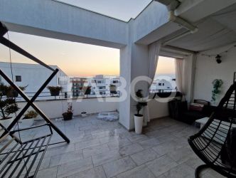 Penthouse in bloc cu lift 64 mpu 3 camere terasa 44 mp Doamna Stanca