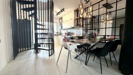 Penthouse panoramic de vanzare la cheie cu terasa de 40 mp Floresti