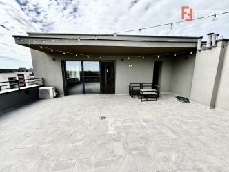 Penthouse superb cu 3 camere de inchiriat - zona Aradului